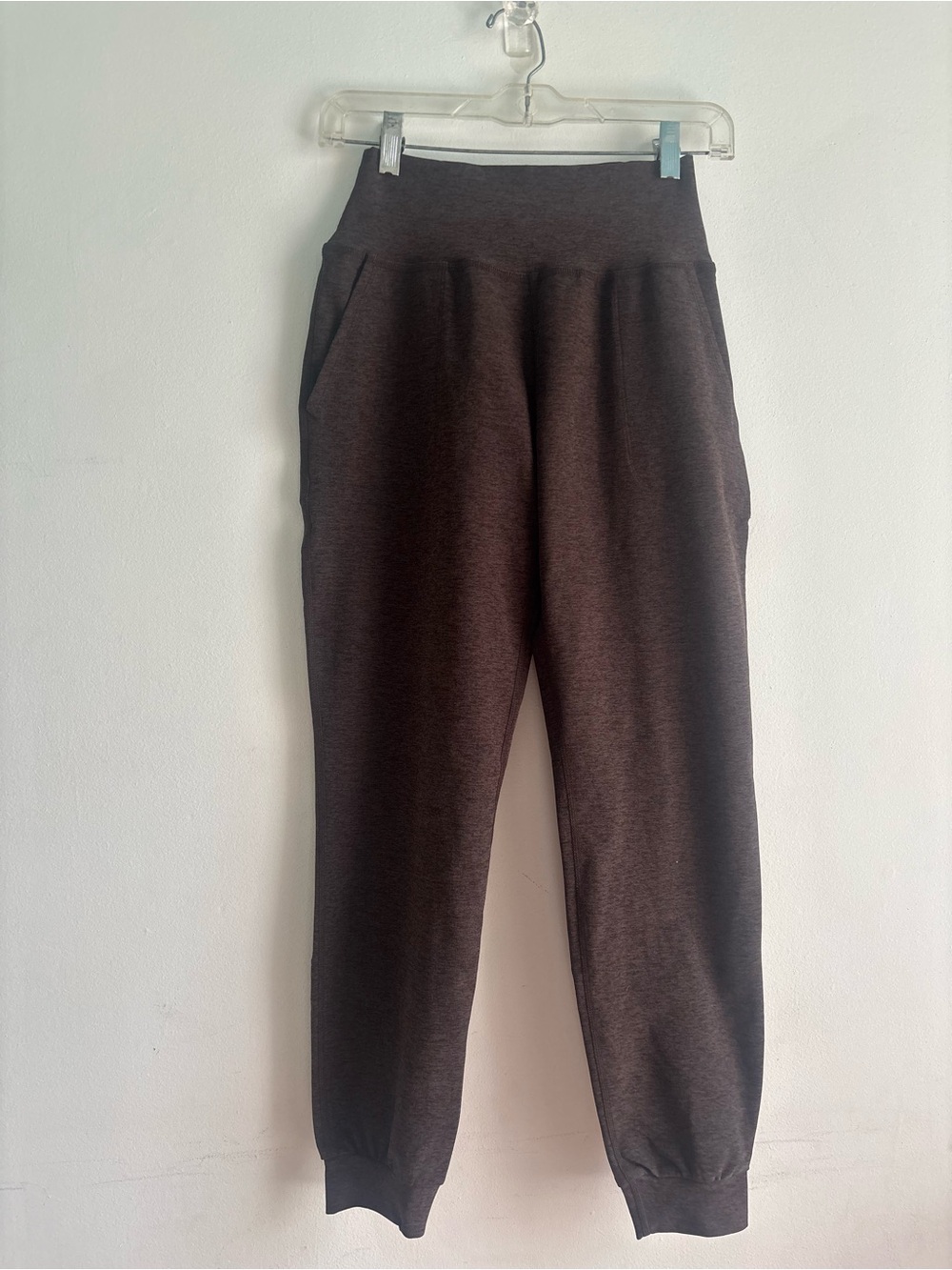 Beyond Yoga Women's High-Rise Jogger Pants - Dark Brown